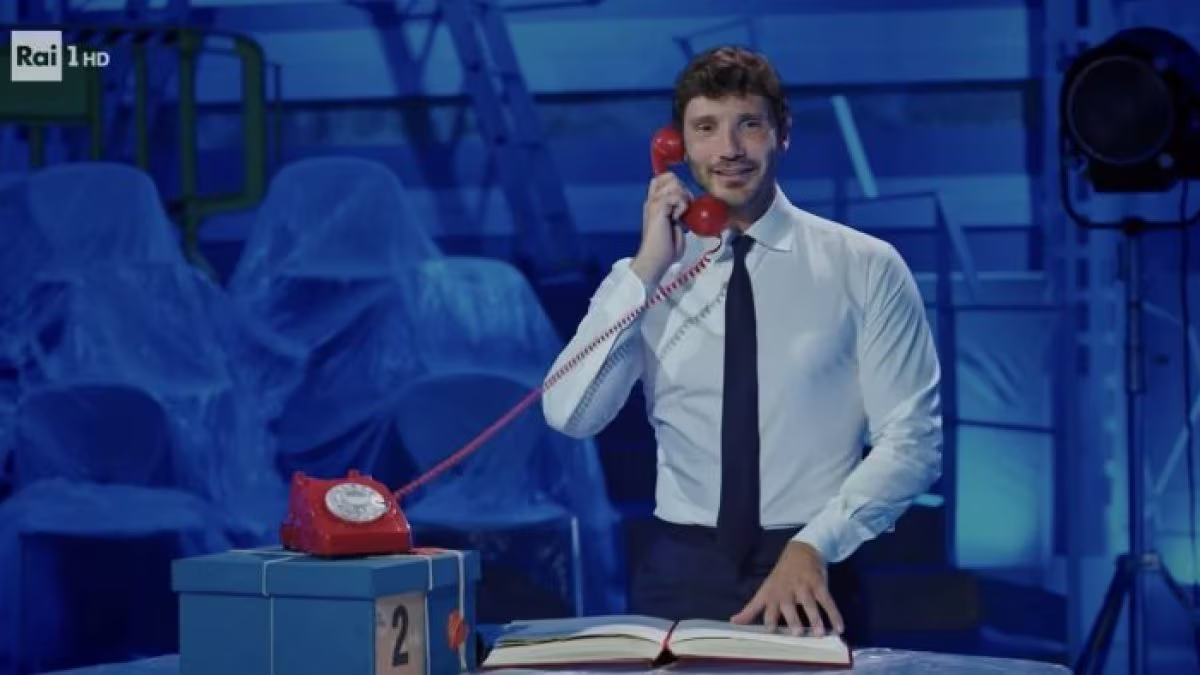 Mister Movie | Sanremo, Stefano De Martino spiega quando sarà conduttore e direttore artistico